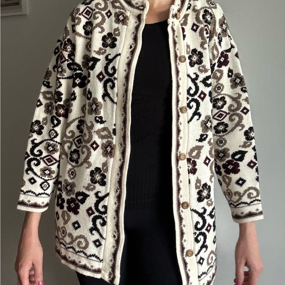 Floral Patterned Cardigan - Picture 2 of 6